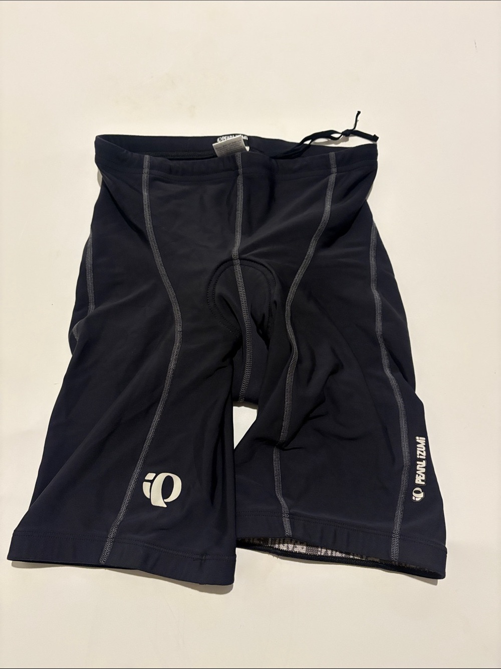 Pearl Izumi Men’s Navy Blue Cycling Shorts with Gray Stitching